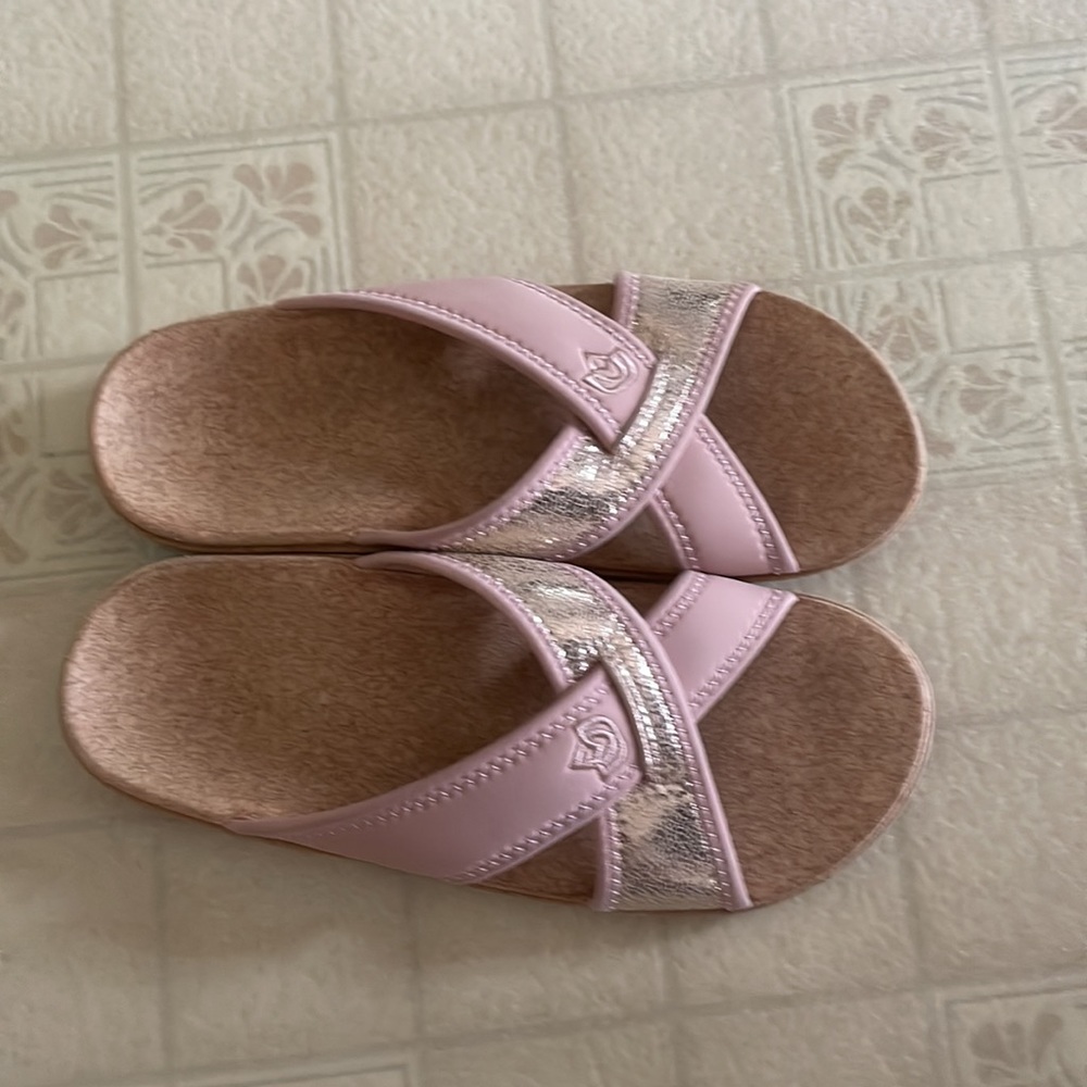 Women’s slide sandals